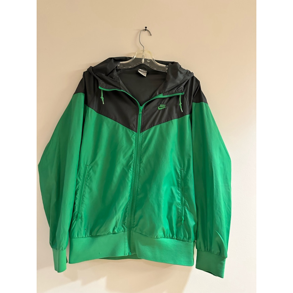 Nike windbreaker jacket in Green and black size M
